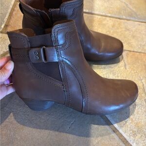 Cobb Hill by New Balance Brown Ankle Boots with Side Zipper and Decorative Strap